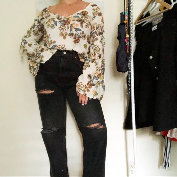 Cream floral blouse - Picture 3 of 4